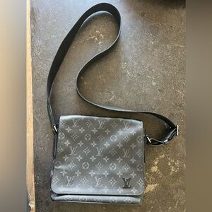 Louis Vuitton Messenger Bag